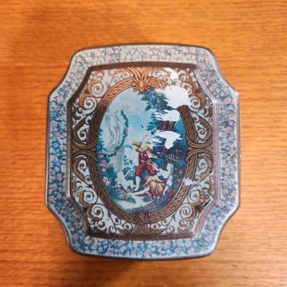 Vintage Meister Tin Box
